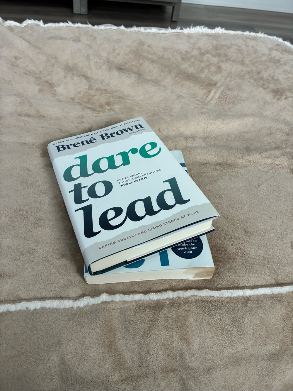 'Dare to Lead' Hardcover Book - White/Teal + another book for free